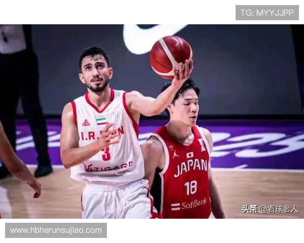 中国男篮力克菲律宾成功晋级世界杯八强 赛后球员与教练共同庆祝胜利