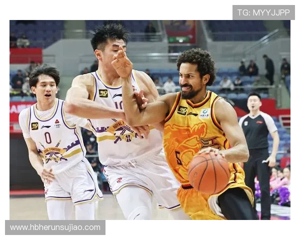 联盟焦点大战掀起高潮各队巨星领衔上演激烈对决新赛季格局变化中