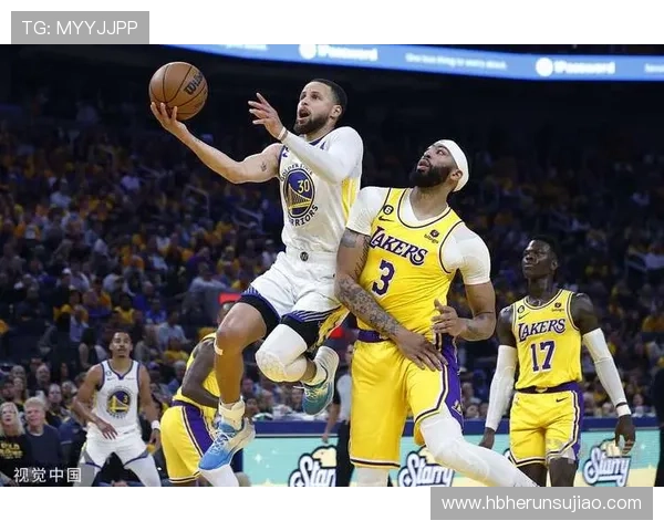 詹姆斯携手浓眉助湖人逆转勇士，库里三分火力依旧难阻败局